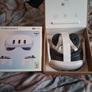 Quest 3 VR Headset - White and Black